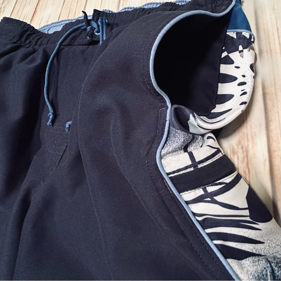 Nike Swim Trunks Board Shorts Mens Size Medium Navy with Floral panels tri color - Picture 6 of 12